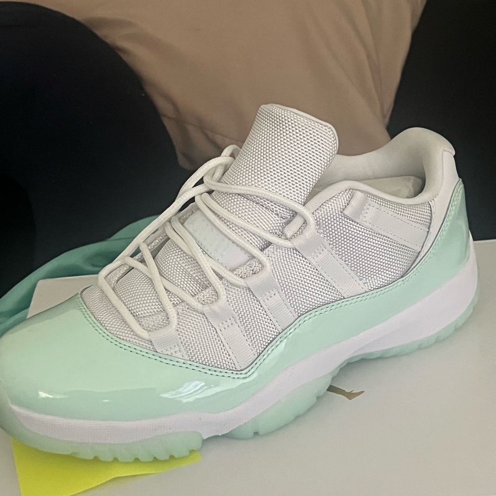Nike Women's Sneakers in Mint and White